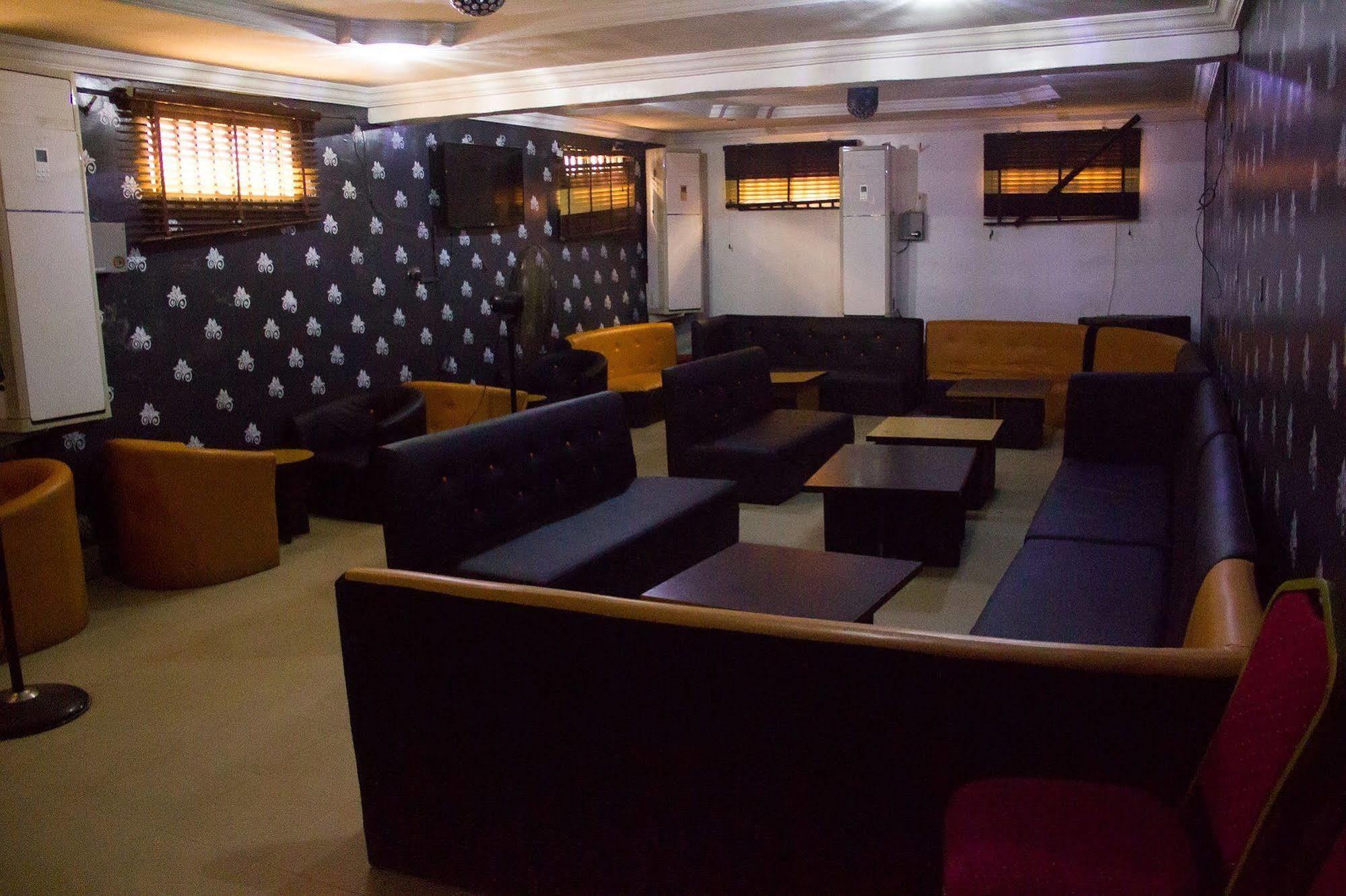 Glasshouse Hotel And Suites Lagos Exteriör bild